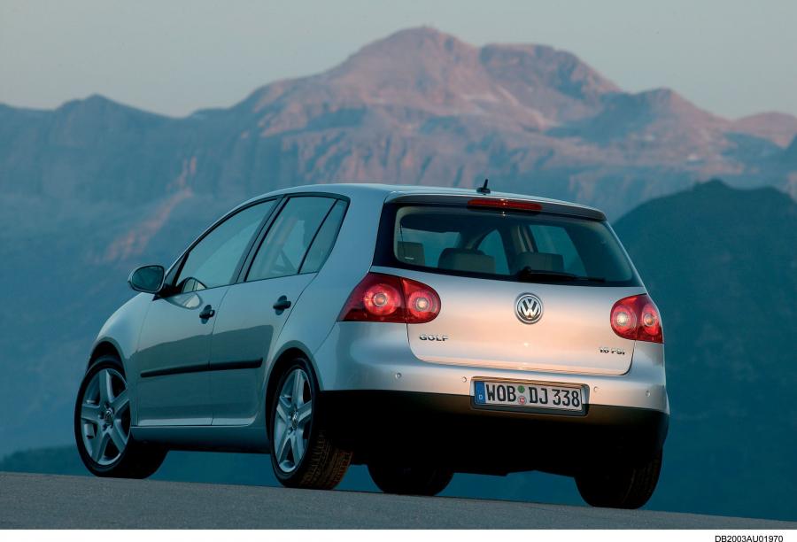  Volkswagen Golf 2004 года  (фото 134 из 170)